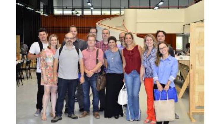 Núcleo de Inovação conhece Espaço Maker do Sesi