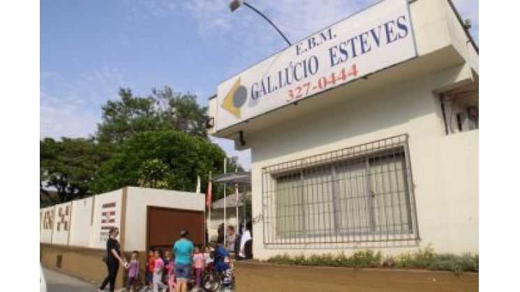 Escola solicita apoio para aquisição de aparelhos de ar condicionado