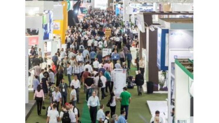 Automecânicas fazem missão para a Automec, em São Paulo
