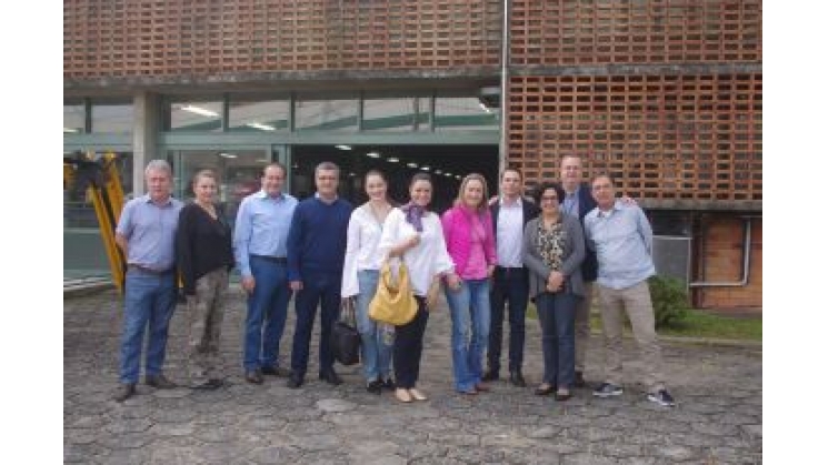 Diretores da Acib fazem visita técnica à Cia. Hering
