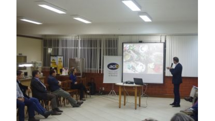 Empresários da Itoupavazinha conhecem melhor o funcionamento da Acib