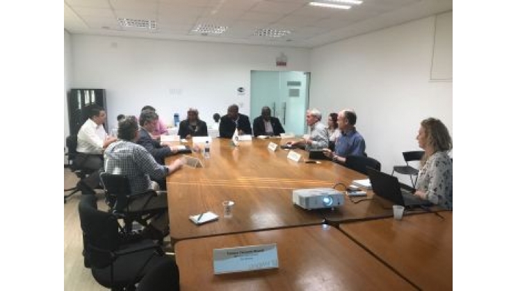 Cônsul da África do Sul visita a Acib