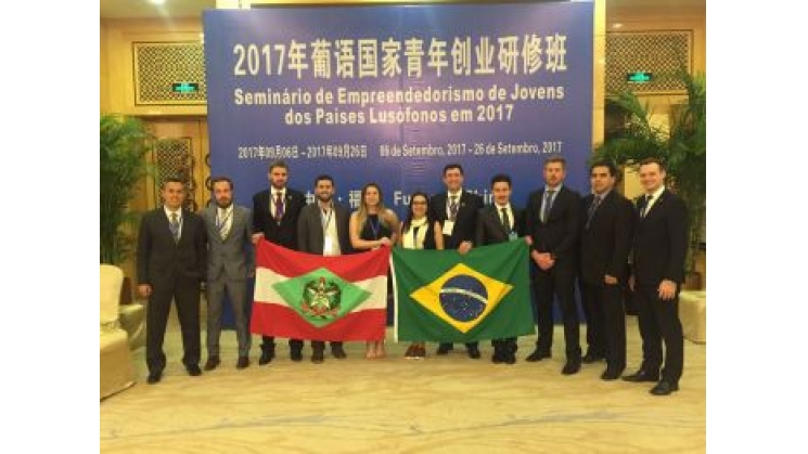 Membros da Acib Jovem participam de seminário na China
