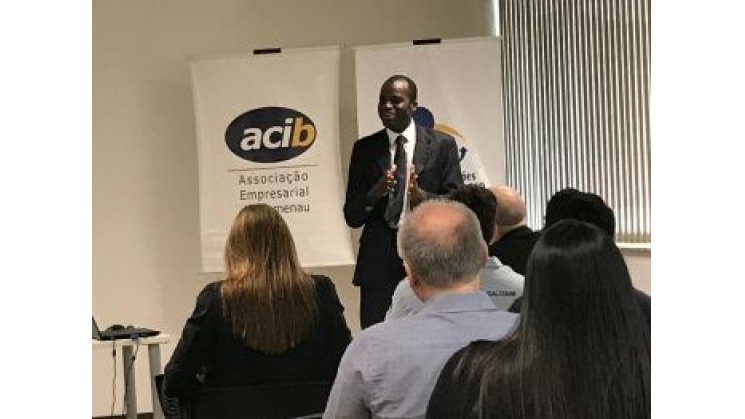 Agência Comercial de Singapura apresenta oportunidades de negócios