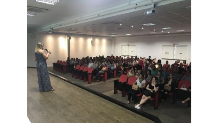 Camila Renaux fala sobre resultados em e-commerce na Acib