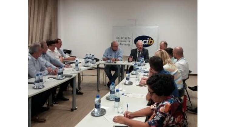 Presidente da Facisc participa de reunião conjunta da Acib