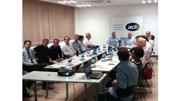 Secretário Paulo França apresenta obras de infraestrutura