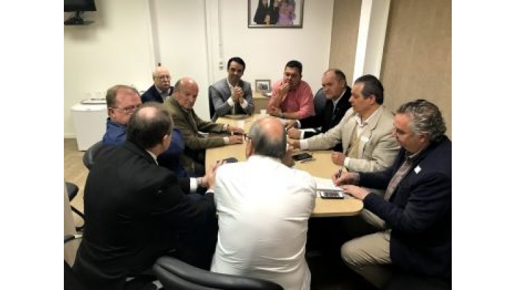 Entidades empresariais entregam proposta de redução de gastos para Câmara Municipal