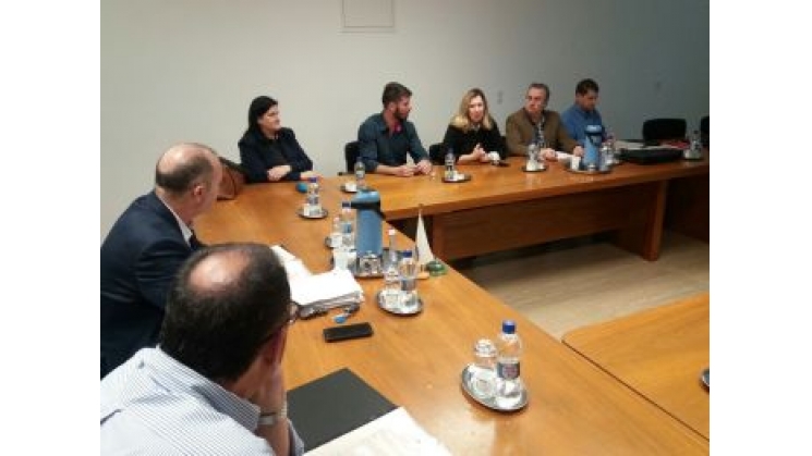 Projeto de escolas bilíngue na rede municipal é apresentado na Acib
