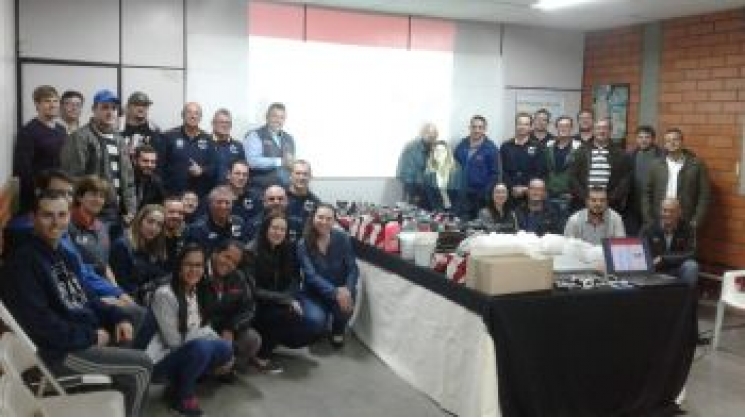Automecânicas fazem visita técnica