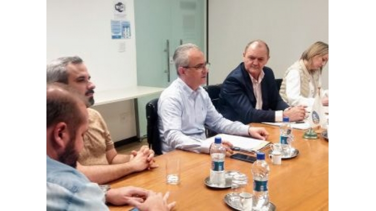 Aeroporto e transporte coletivo são debatidos na Acib