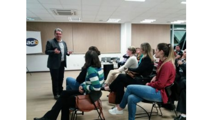 Palestra ensina lições do chão de fábrica – a empresa sob o olhar de um operário