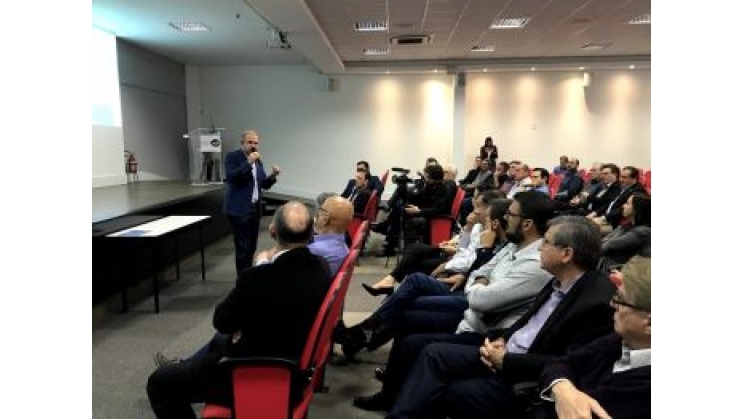 Em reunião com empresários, Merísio se compromete com enxugamento do Governo