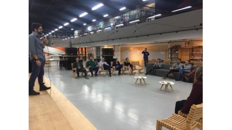 Blumenau recebe Encontro Regional do Jovem Empreendedor com ação no Espaço Maker