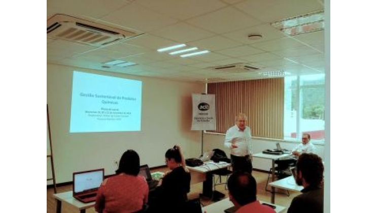 Núcleo promove curso de Gestão Sustentável de Produtos Químicos