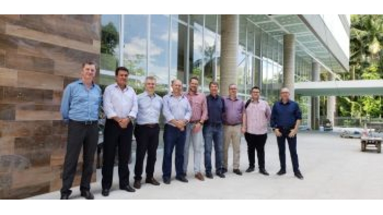 Diretores visitam obras do Centro de Inovação