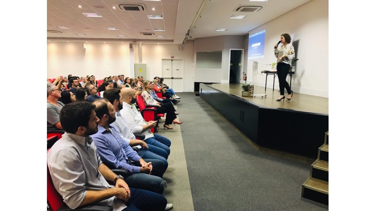 Arquiteta fala sobre novo consumidor em evento do Núcleo de Decoração