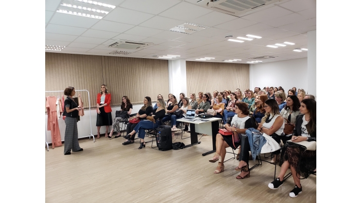 Evento na Acib fala sobre moda, colorismo pessoal e calçados