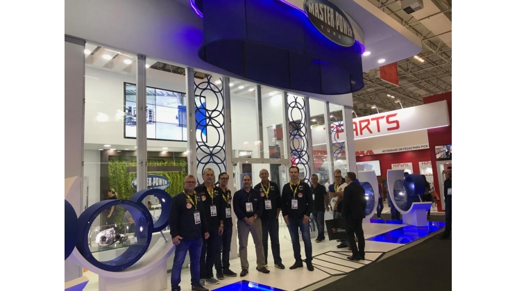 Núcleo de Empresas Automecânicas visita feira e fábrica do setor em São Paulo
