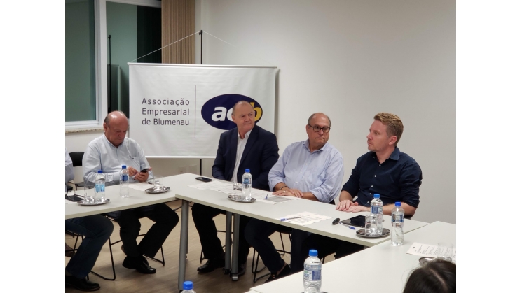 SDS é apresentada para conselheiros e diretores da Acib