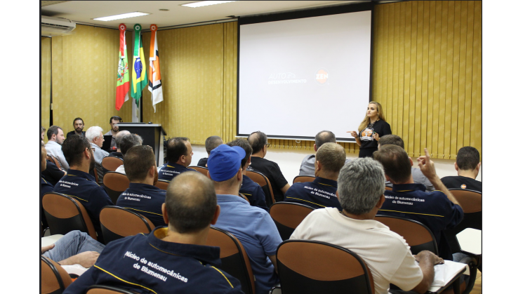 Automecânicas fazem visita técnica na empresa Zen