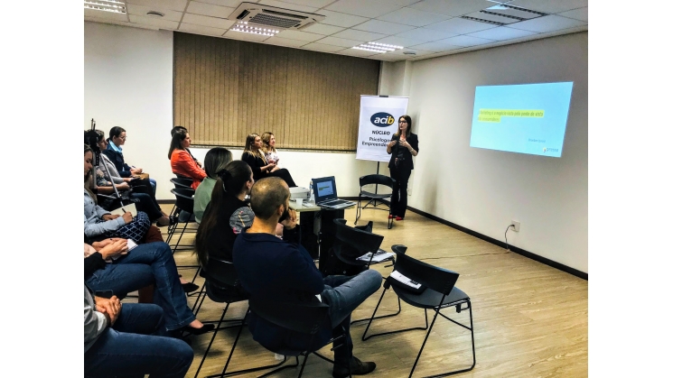 Núcleo de Psicólogos Empreendedores promove palestra sobre marketing