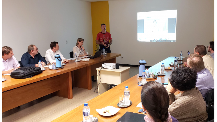 Empresas podem apoiar prática do karatê em Blumenau