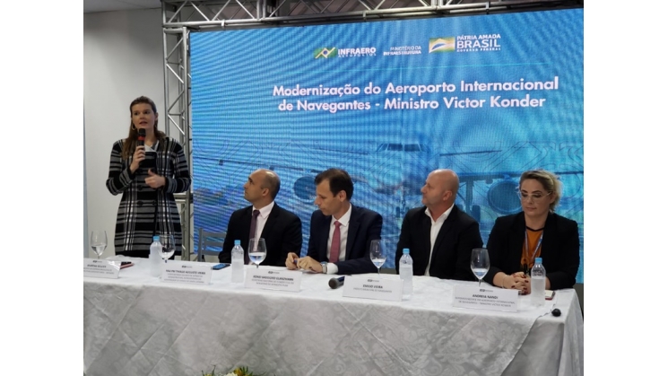 Presidente da Acib participa da assinatura de ordem de serviço para reforma do aeroporto de Navegantes