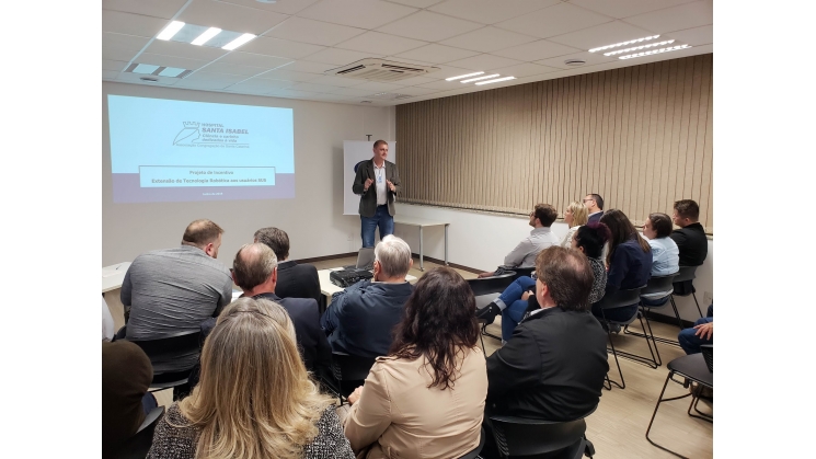 HSI apresenta cirurgia robótica e projeto de extensão a pacientes do SUS na Acib