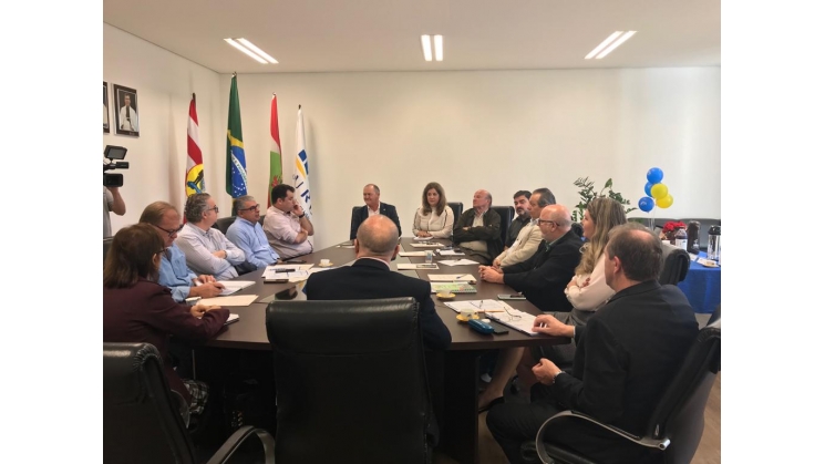 Reitora da Furb recebe lideranças empresariais