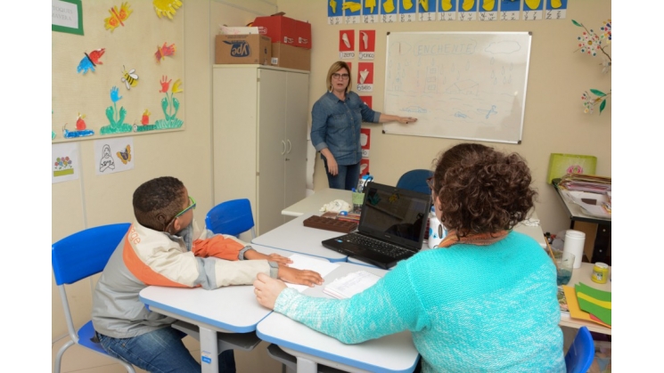 Centro de Educação Alternativa solicita doação de computadores