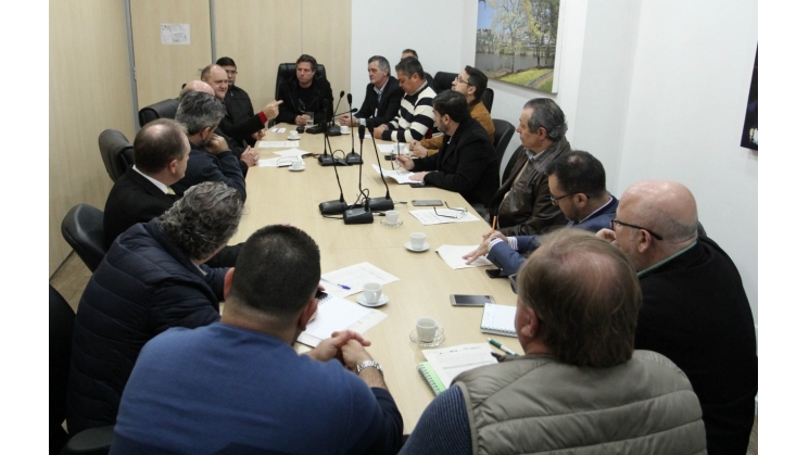 Entidades empresariais se reúnem com Mesa Diretora da Câmara