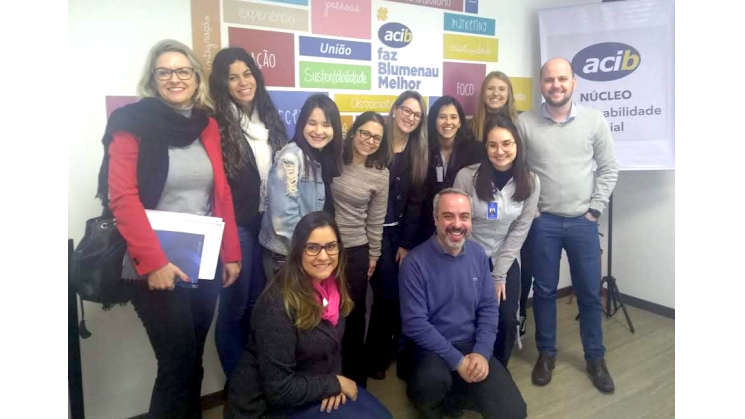Núcleo de Responsabilidade Social promove palestra sobre modelo GRI