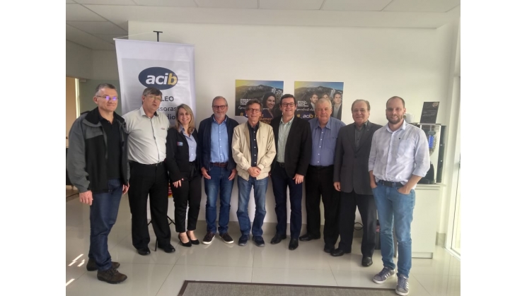 Núcleo de Emissoras de Rádio recebe vice-presidente da Acaert/SC