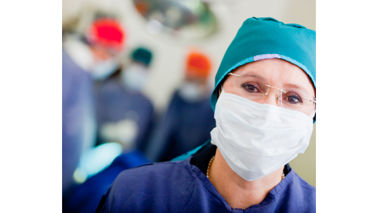 Empresas têxteis se unem para produzir roupas hospitalares