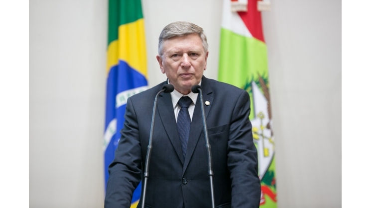 Deputado Milton Hobus participa da primeira reunião do ano na Acib