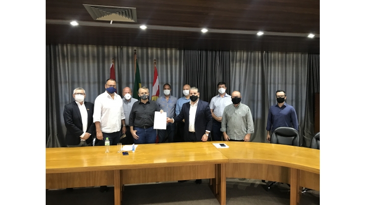 G6 acompanha protocolo de anteprojeto de lei que trata sobre a liberdade econômica junto ao Executivo Municipal