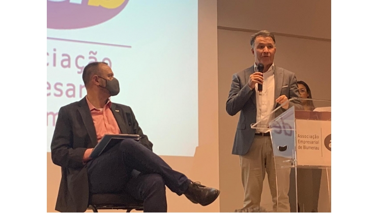 Deputado Darci de Matos apresenta na Acib impactos da Reforma Administrativa e andamento da duplicação da BR-470