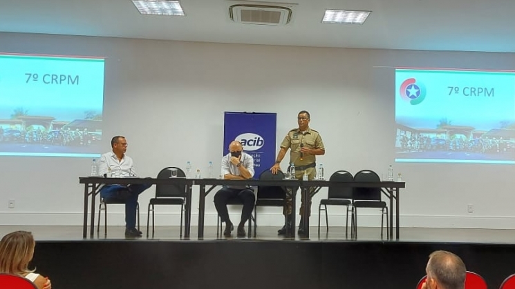 Conselho Deliberativo e diretoria discutem convênio com a PM para melhorar segurança pública em Blumenau