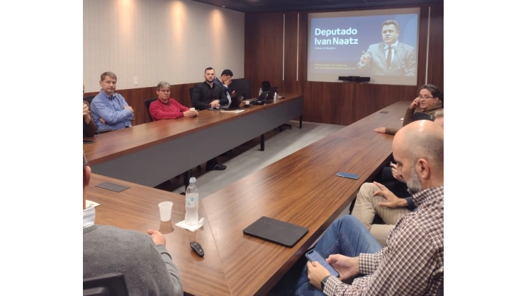 Deputado estadual Ivan Naatz presta contas do mandato para diretoria da ACIB