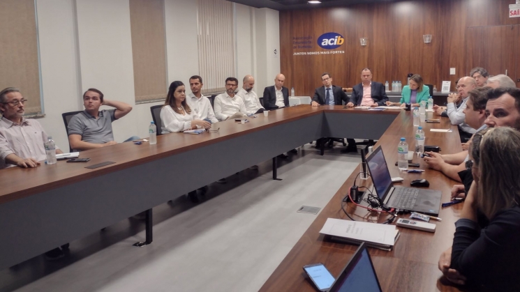 Diretoria da Somar participa de reunião na ACIB
