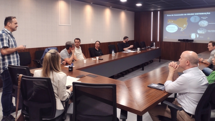 ACIB recebe gerente regional da Celesc