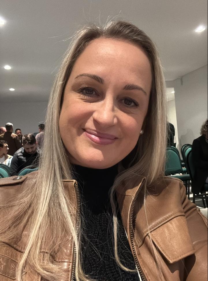 Sabrina Cezar Gauche