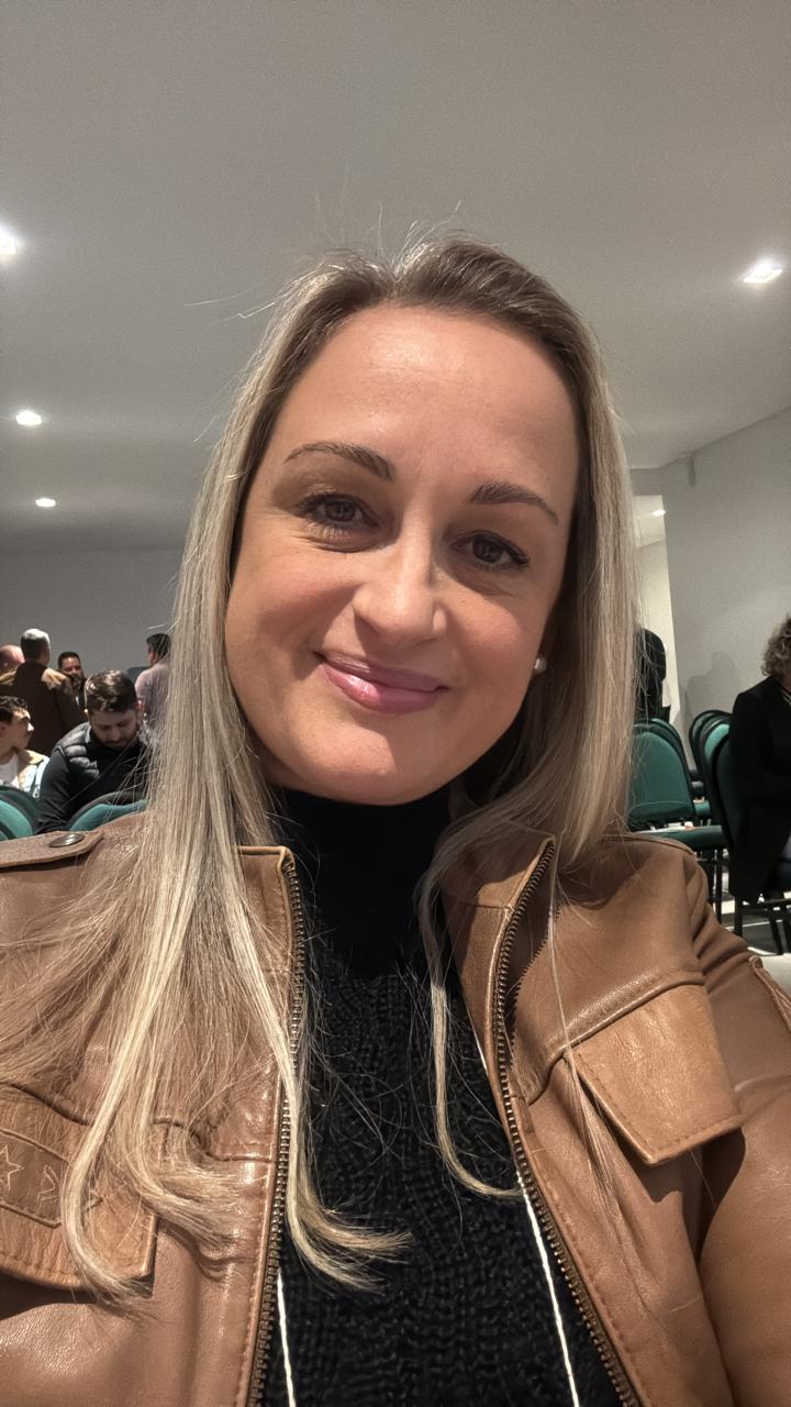 Sabrina Cezar Gauche