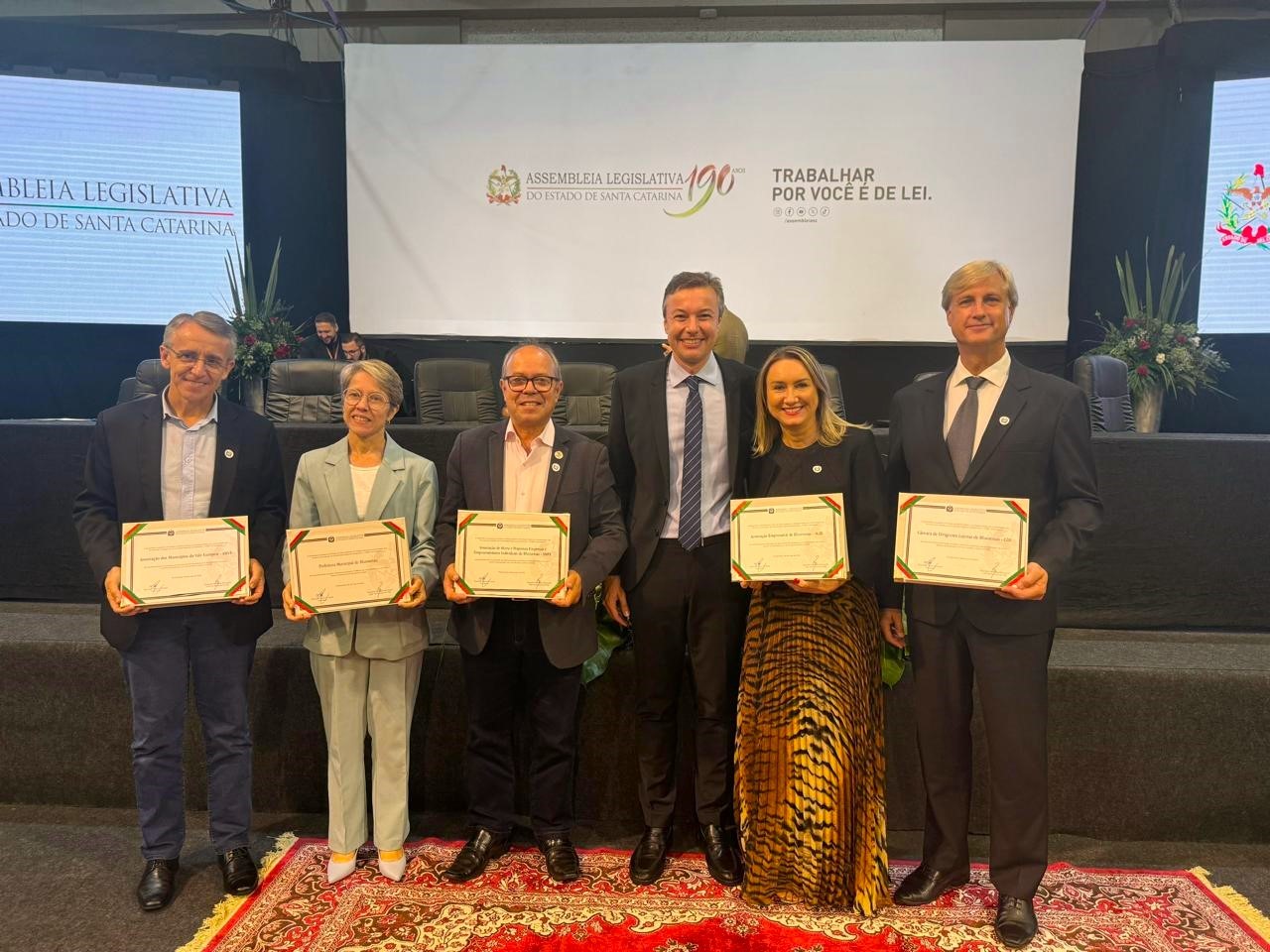 ACIB é homenageada em Sessão Solene promovida pela ALESC