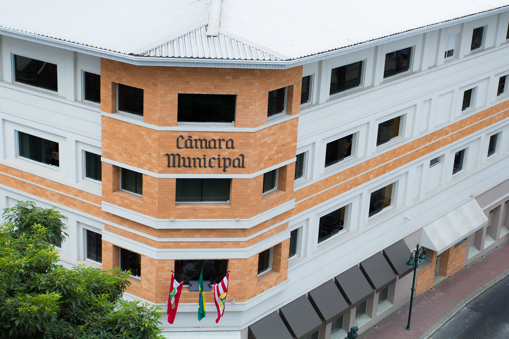 Conselho de Entidades de Blumenau se manisfesta contrário à criação de cargos comissionados no Legislativo