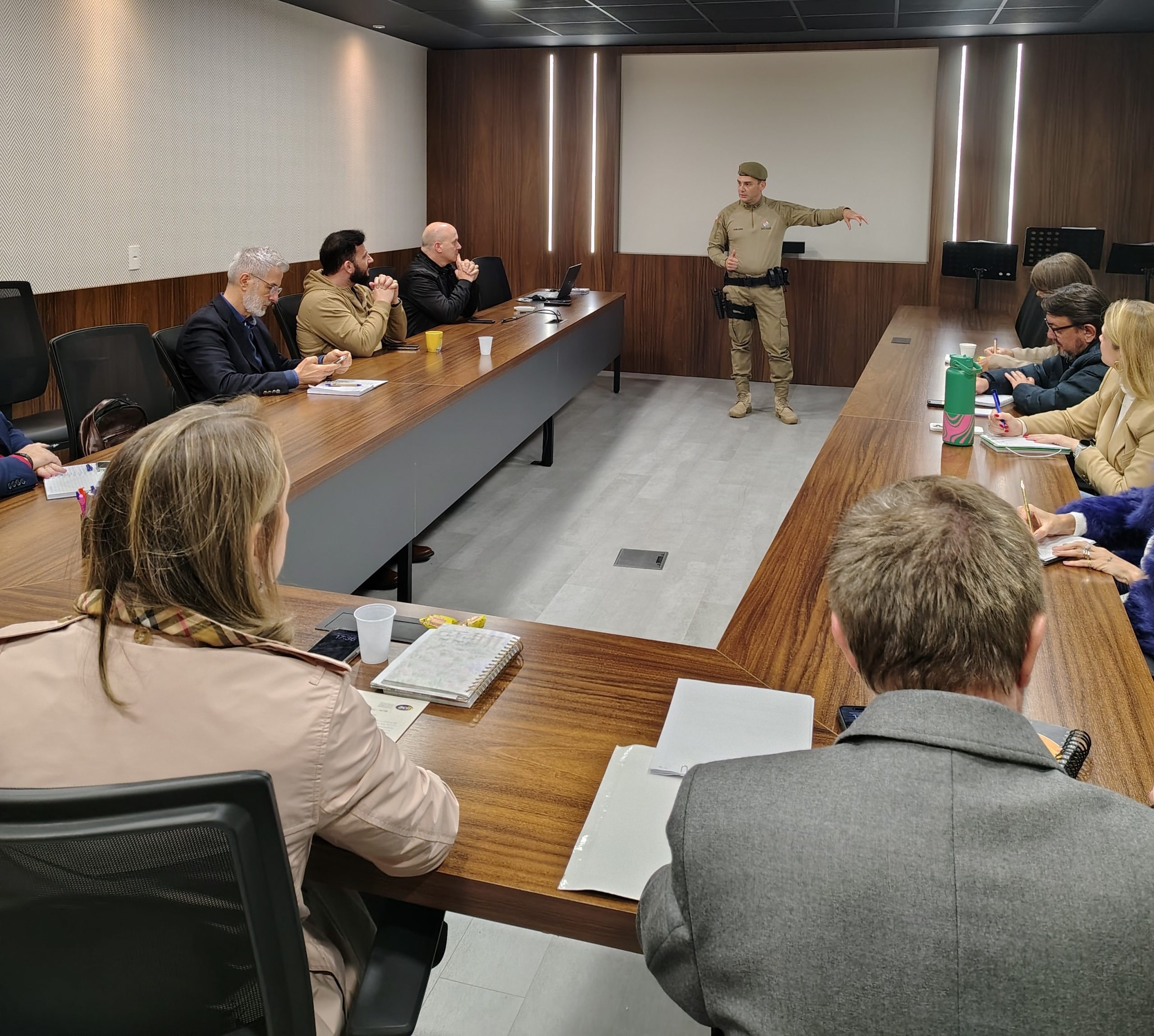 ACIB conhece Colégio Policial Militar de Blumenau