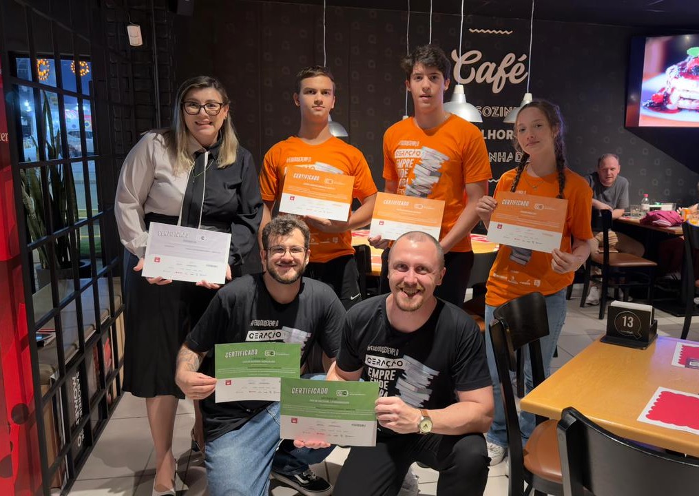 Estudantes de Blumenau concluem o Programa Geração Empreendedora 2025