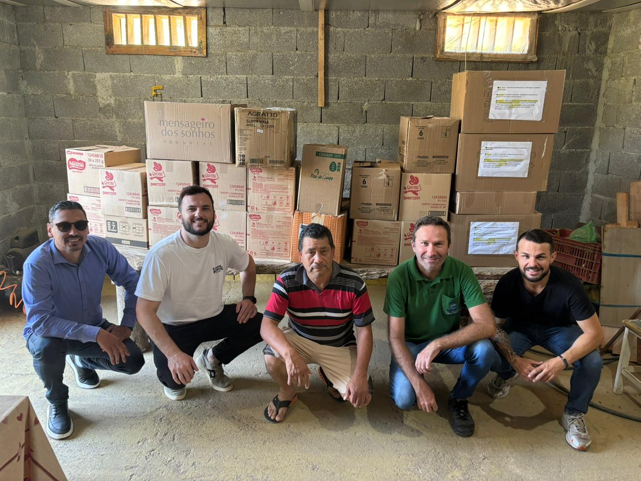 Entidades empresariais entregam donativos à comunidade Xokleng