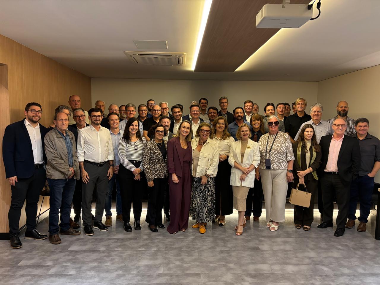Secretário da Fazenda de SC apresenta cenário econômico em reunião na ACIB